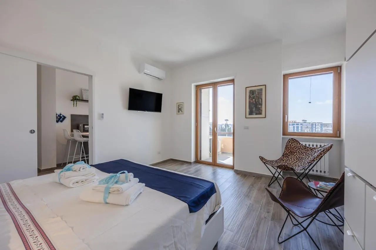 Licia & Tonino Apartments Near The Station 莱切 0*,  意大利